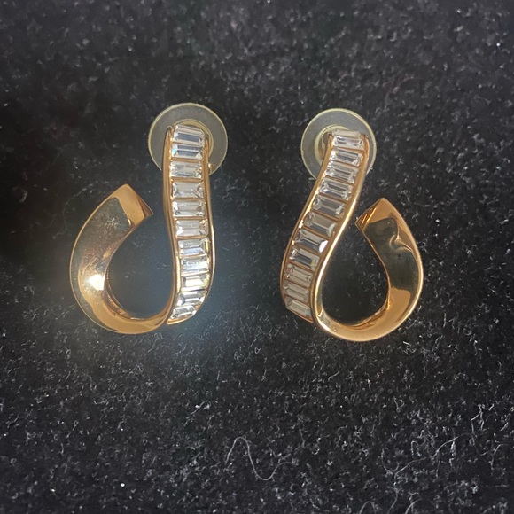 Swarovski Signature Matching Brooch and Earrings - Picture 3 of 5